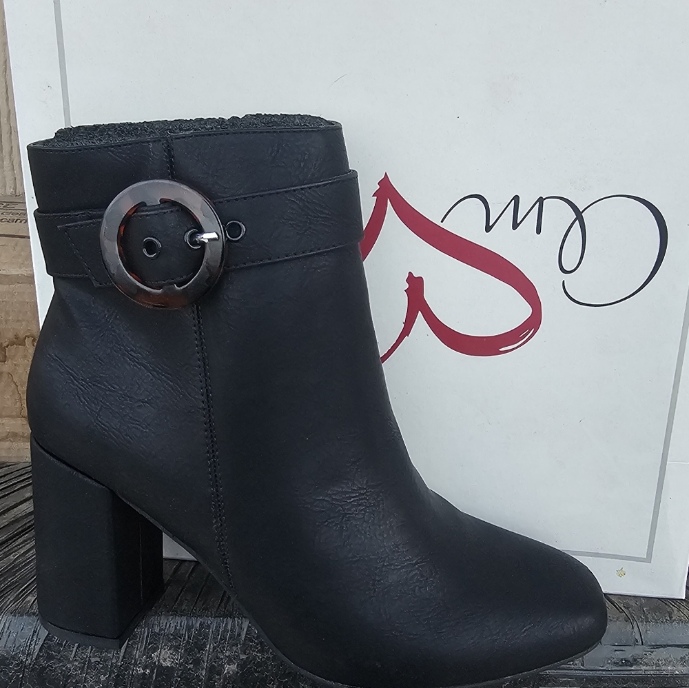 Mia memory foam booties